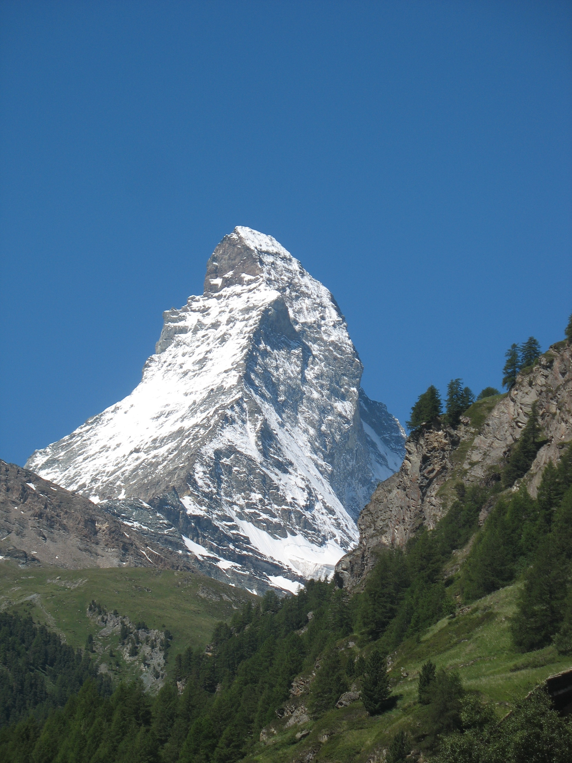Картинки высокие горы. Гора Маттерхорн в Швейцарии. Маттерхорн Швейцария Церматт. Пик Маттерхорн в Альпах. Вершина Маттерхорн Альпы.